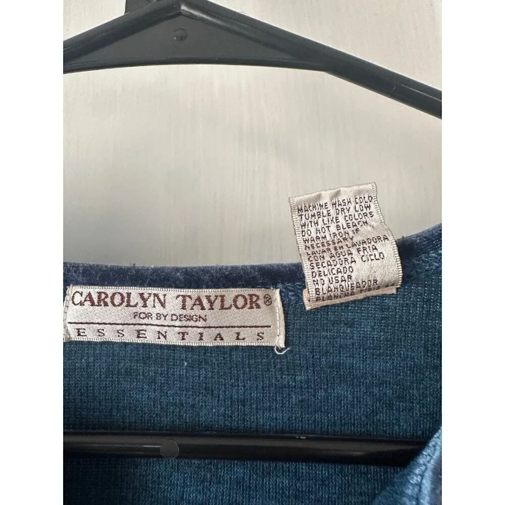 Carolyn Taylor for by Design Essentials women’s size large blue shirt